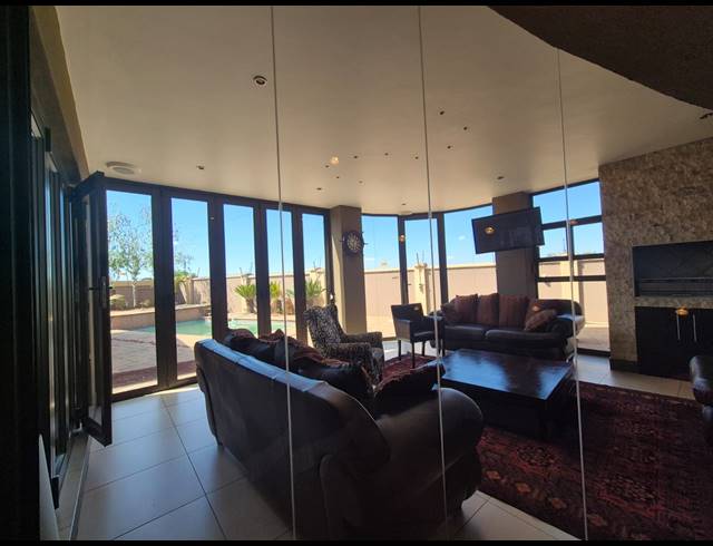 6 BEDROOM HOUSE FOR SALE IN VANDERBIJLPARK SE 8